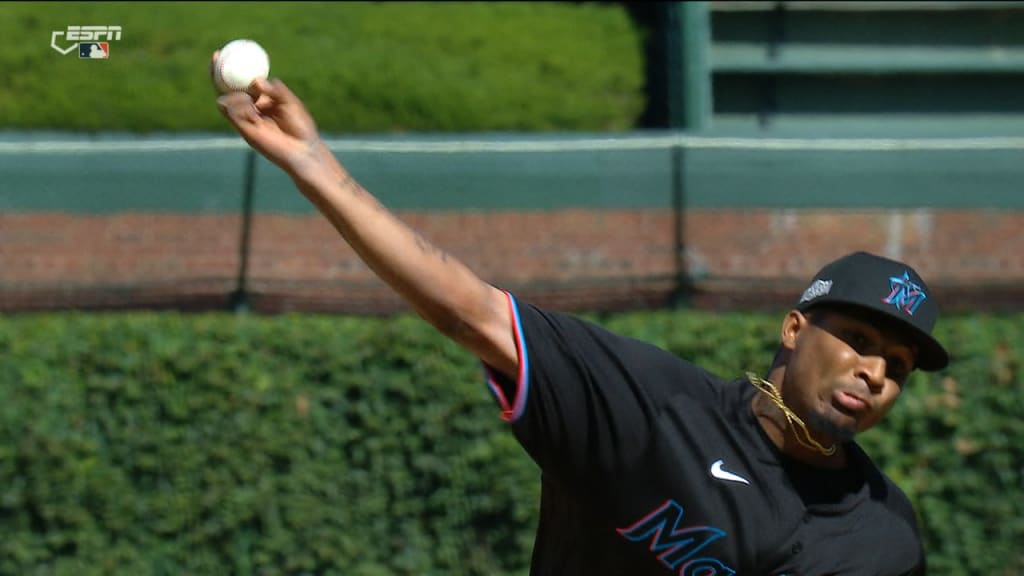 MLB - Yesterday, Sixto Sánchez (22 years old) became the 𝐲𝐨𝐮𝐧𝐠𝐞𝐬𝐭  Marlins pitcher to start a clinching game since Dontrelle Willis (21 years  old). 🔥