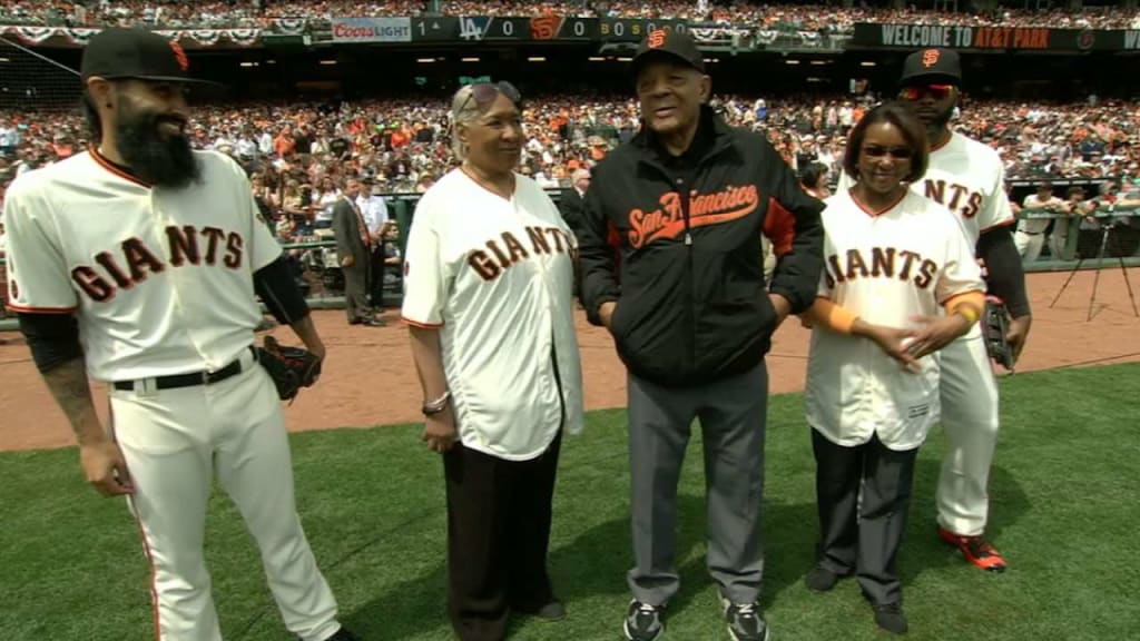 Giants field first all-black OF in '51 Series