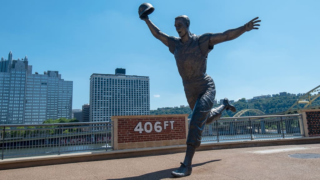 The Sporting Statues Project: Roberto Clemente: Pittsburgh Pirates, PNC  Park, Pittsburgh, PA