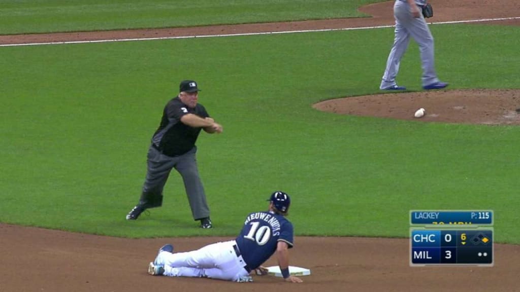 Javier Baez Drops No-Look Tag at World Baseball Classic