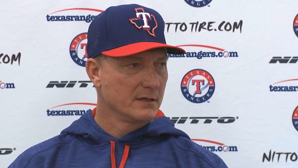 Texas Rangers' Jeff Banister visits ill mother, Steve Buechele