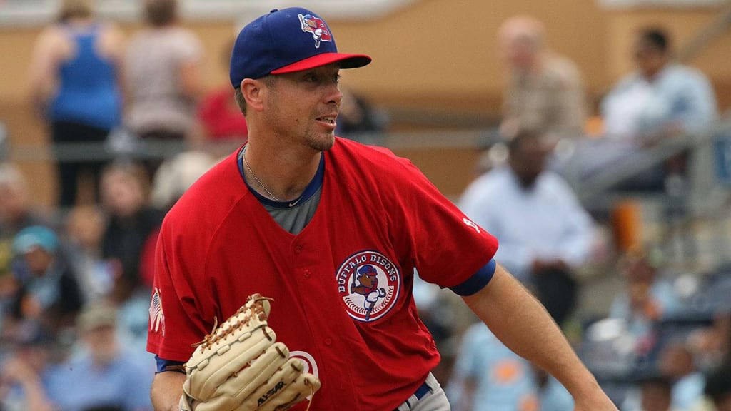 The Mariners officially added lefty Wade LeBlanc to their roster on Friday -- the same day they gave him a start against the Cardinals. He had been pitching for Triple-A Buffalo. (MiLB.com)