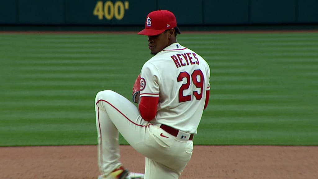 Alex Reyes non-tendered by Cardinals