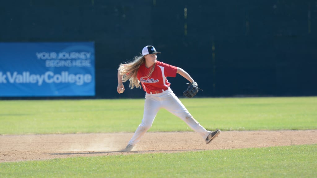 Transcend Atlas vente Baseball options for girls and women after Little League expanding