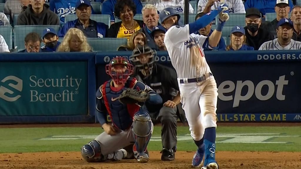 EPIC 14-pitch at-bat!! Dodgers' Chris Taylor gets 3-run double after 14  pitches vs Cardinals!! 