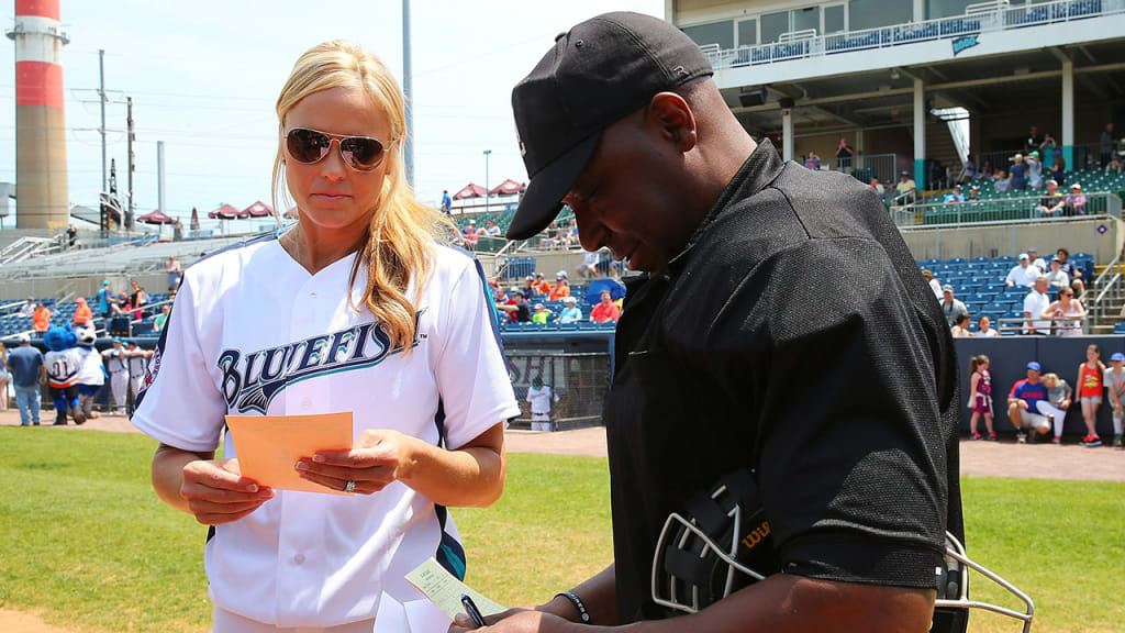 Jennie Finch managed the Bridgeport Bluefish of the independent Atlantic League to a win vs. the Southern Maryland Blue Crabs. (Getty)