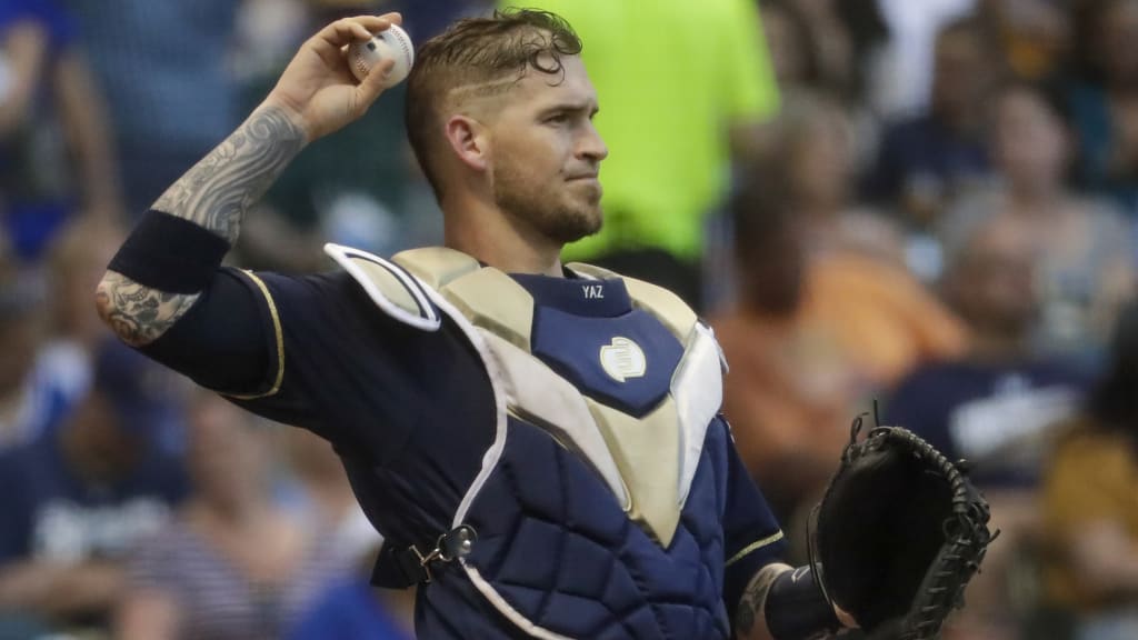 Chicago White Sox sign All-Star catcher Yasmani Grandal to four
