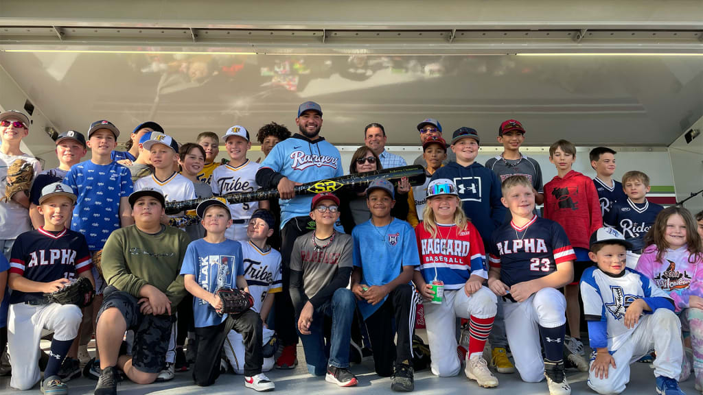 Yankees' Jose Trevino lends support to high school team