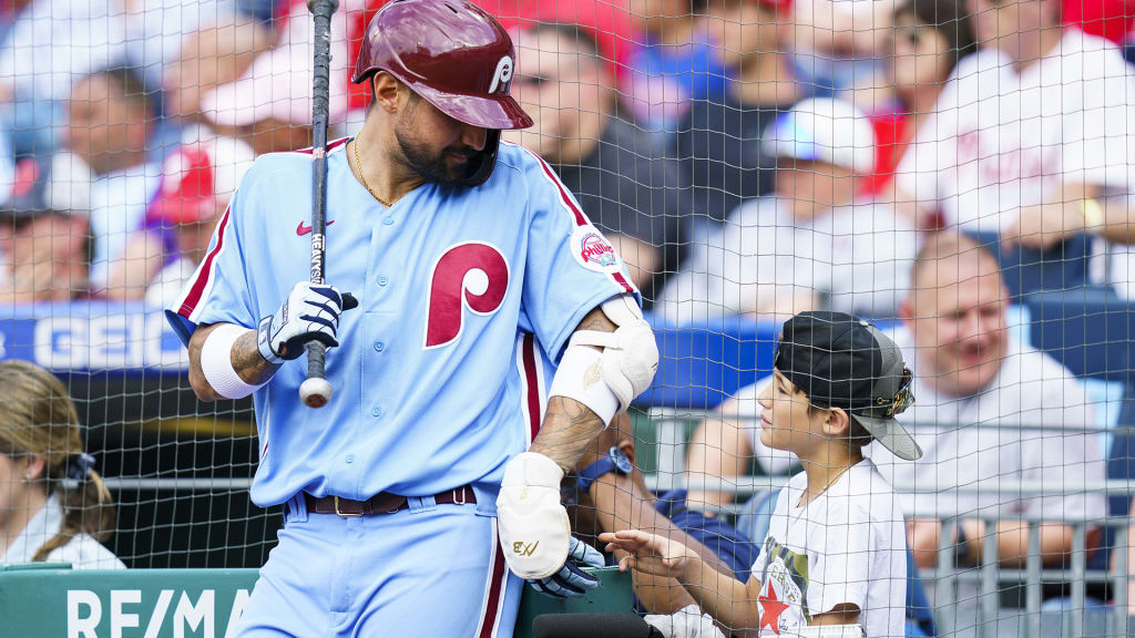Nick Castellanos bonds with son Liam on deck