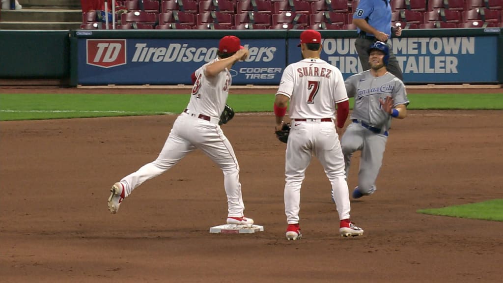 Kyle Farmer hits walk-off single in extra innings vs. Red Sox