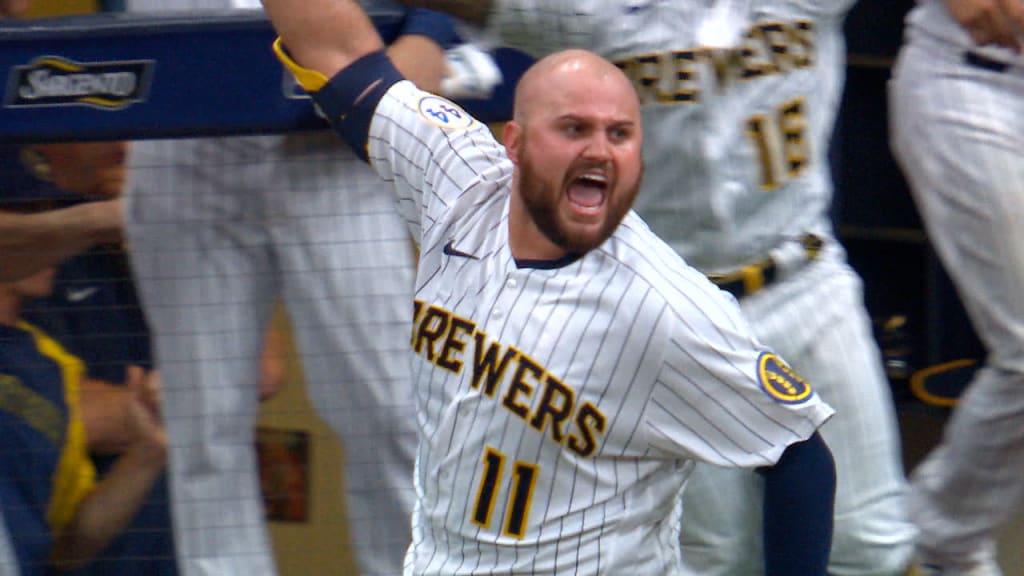 Rowdy Tellez delivers walk-off winner for Brewers