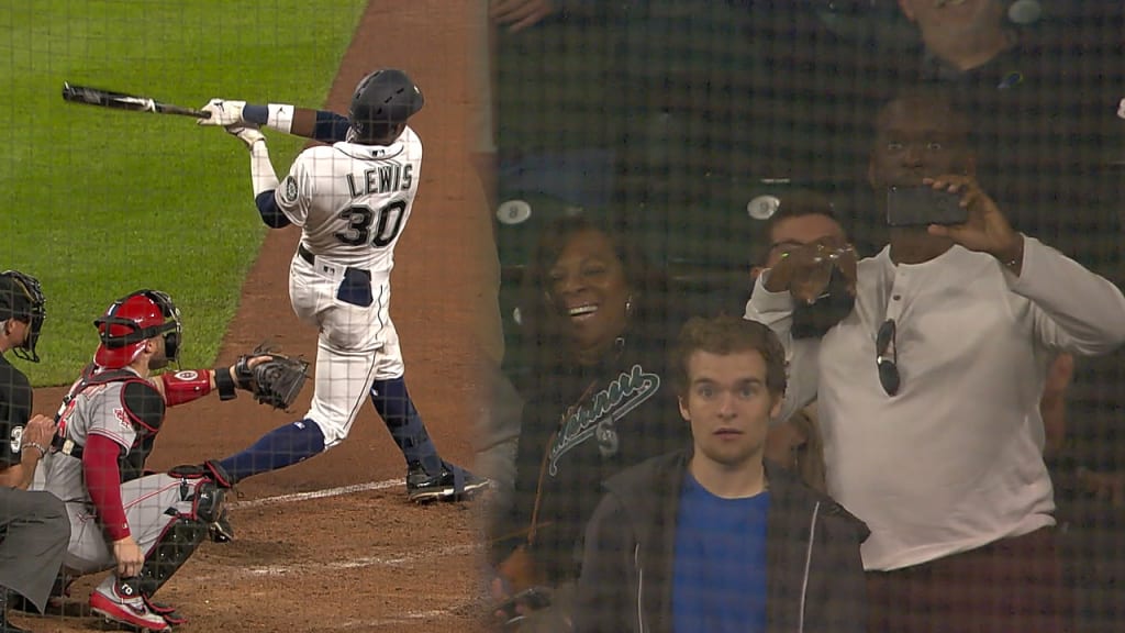 Kyle Lewis' monster home run, 03/19/2021