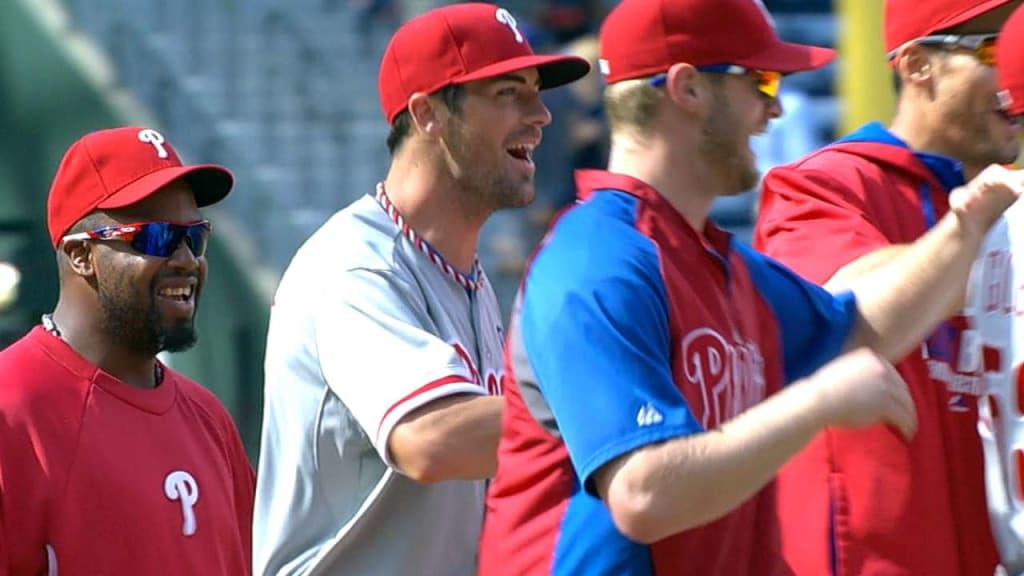 Former Phillies ace Cole Hamels announces retirement after 15 seasons