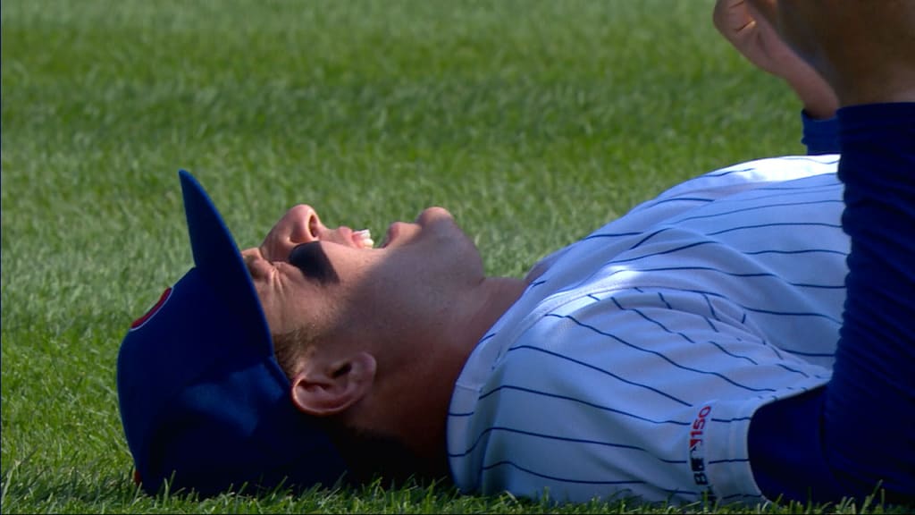 Cubs' Bryant sprains ankle trying to beat double play