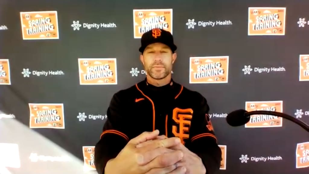 Giants place Brandon Belt on COVID list among mounting health concerns