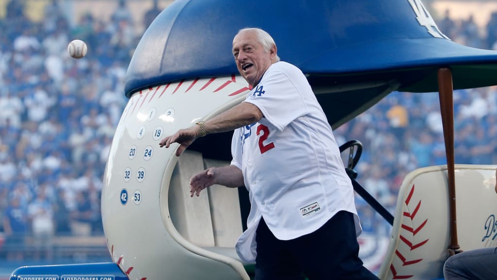 Hall of Fame Dodgers manager Tommy Lasorda hospitalized