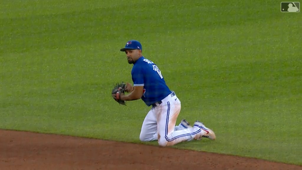 Blue Jays infielder Marcus Semien wins Gold Glove at second base