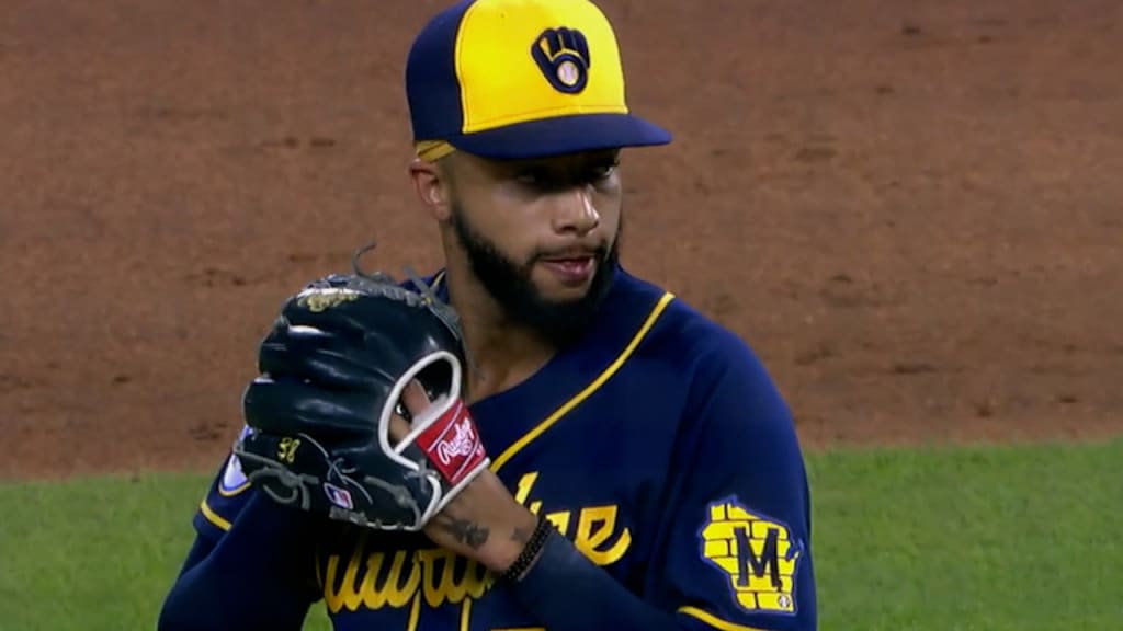 Brewers' Devin Williams fractures hand after punching wall - MLB
