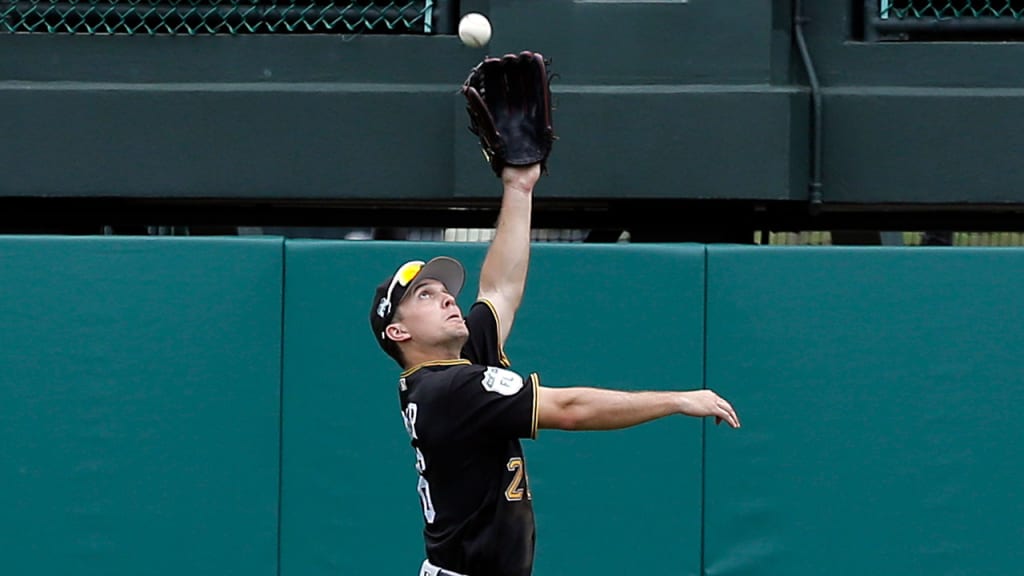 Adam Frazier played center field Monday against the Braves. (AP)