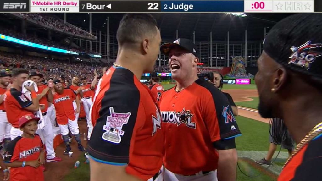Bour's 22nd homer in Round 1