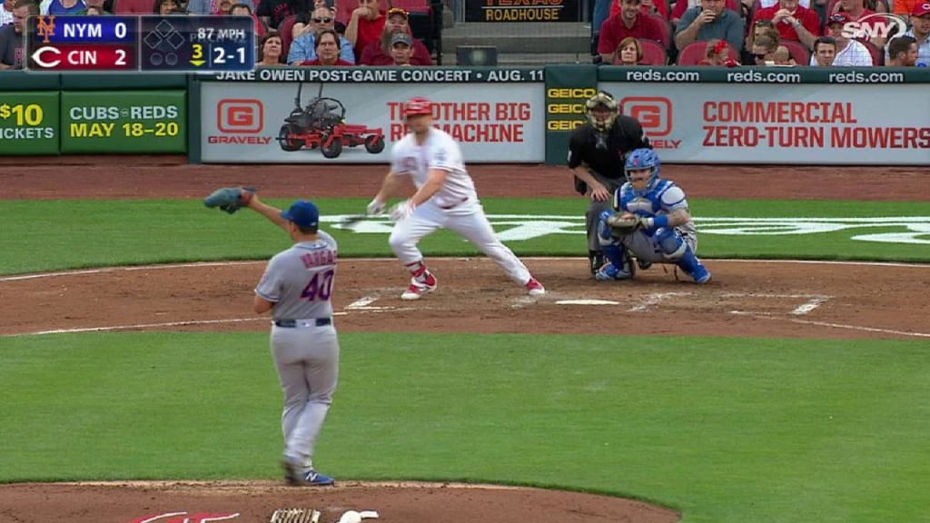 Vargas snares a comebacker