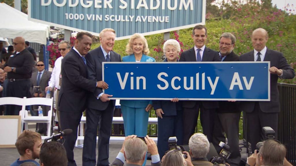 1000 Vin Scully Avenue win 4 Vin signature Los Angeles Dodgers