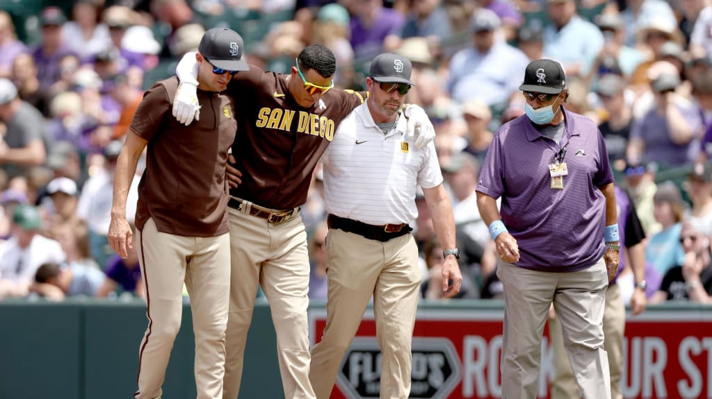 Padres place struggling Manny Machado on IL due to fractured hand