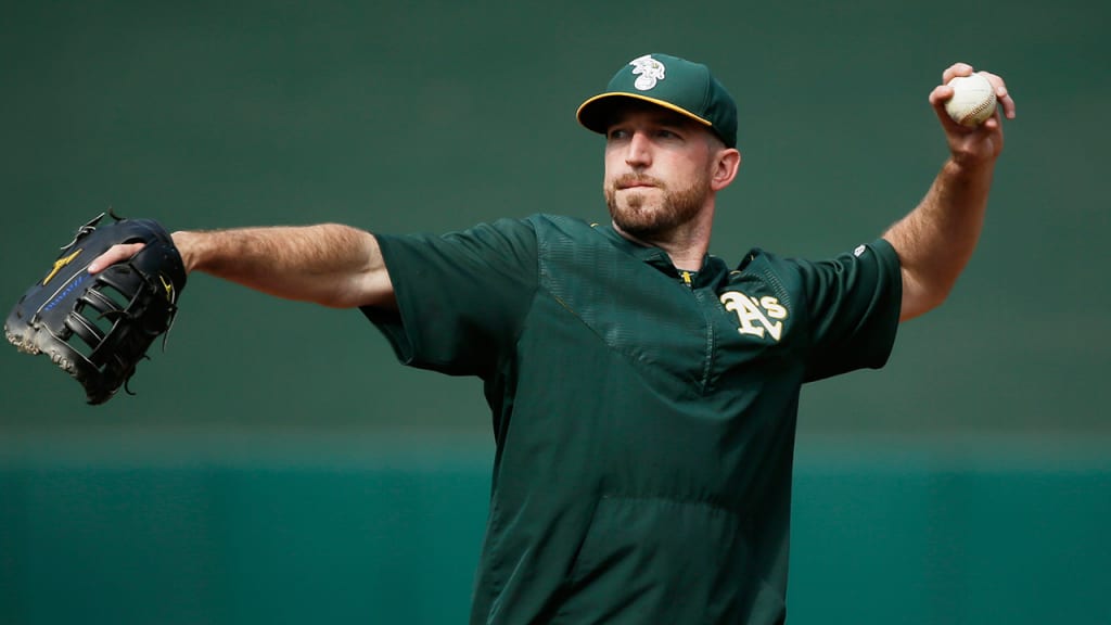 Ike Davis, who hit 81 home runs over six Major League seasons, last played for the A's in 2015. (AP)