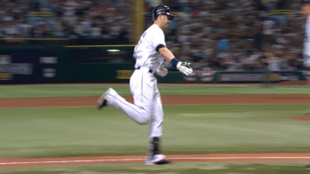 Longoria's two-run dinger
