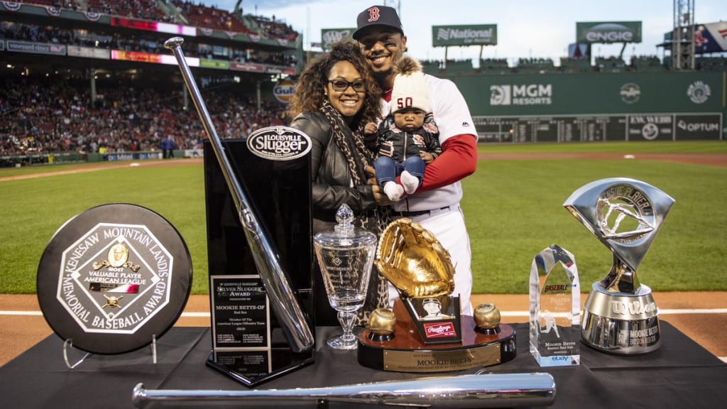 Mookie Betts Photo World Series 2018 Trophy 11x14