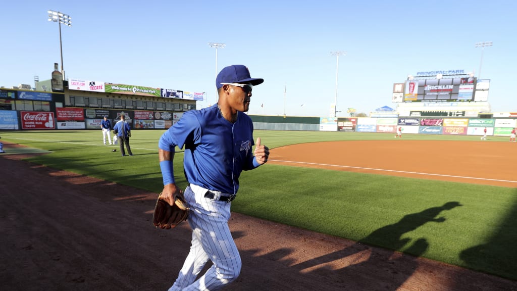 Cubs' Addison Russell making transition from shortstop to second