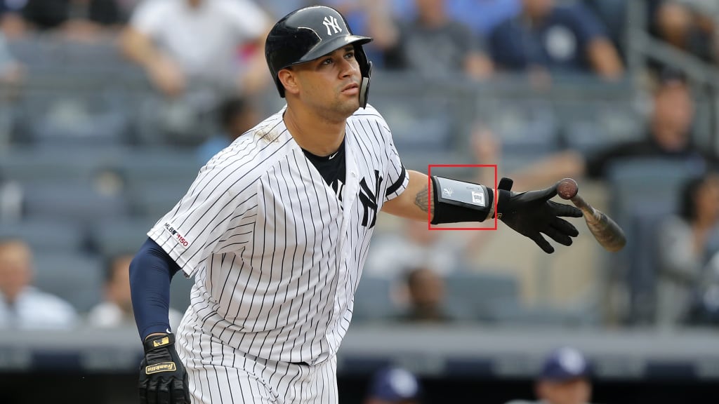 Gary Sanchez uses emoji wristbands