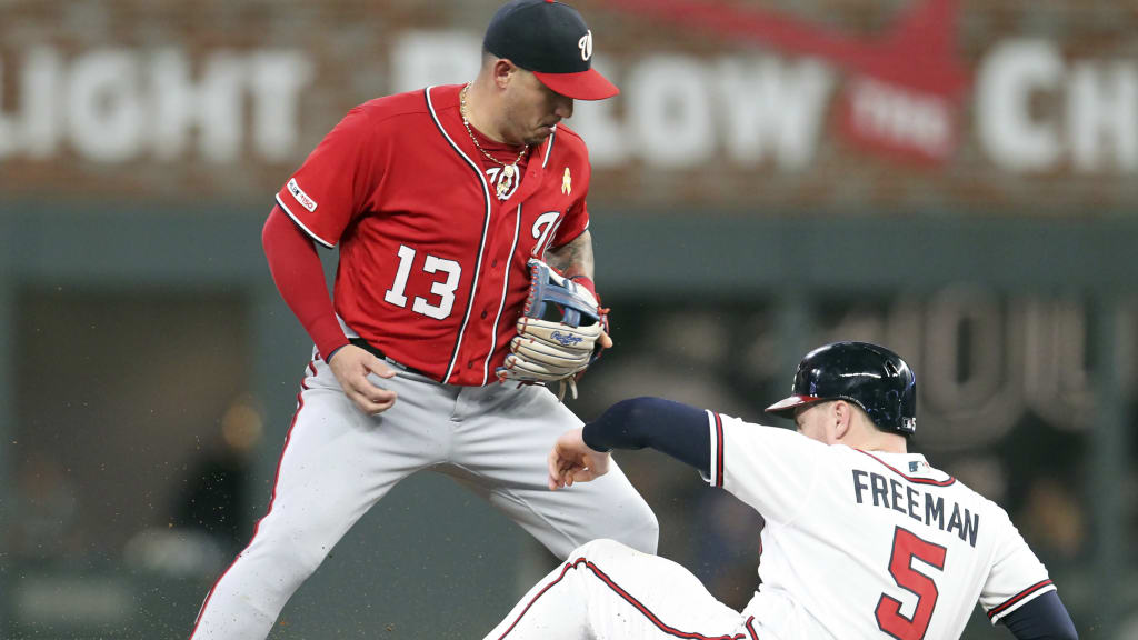 Atlanta Braves Freddie Freeman Hand-Painted MLB Glove Sculpture On