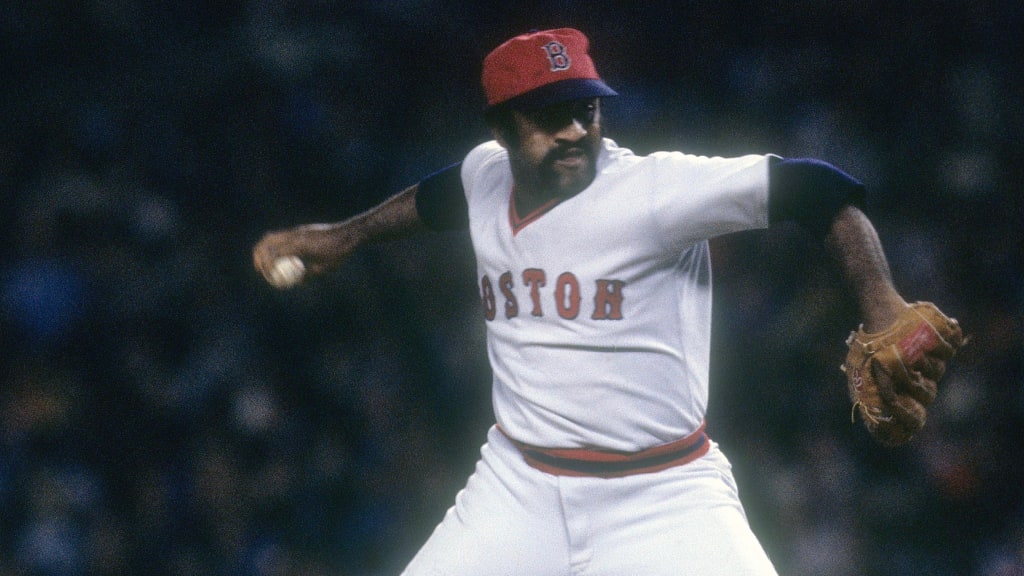 WS1975 Gm4: Tiant records complete game in 5-4 win 