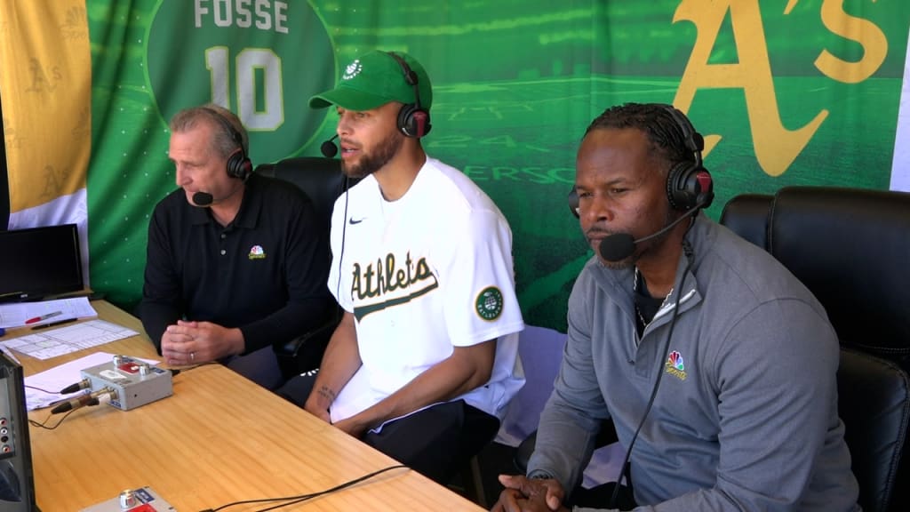 Stephen Curry visits A's with foundation, takes BP