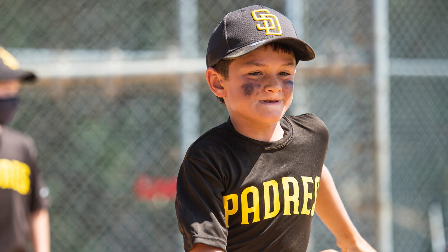 San Diego Padres outfitting Little Leaguers in authentic uniforms - ESPN