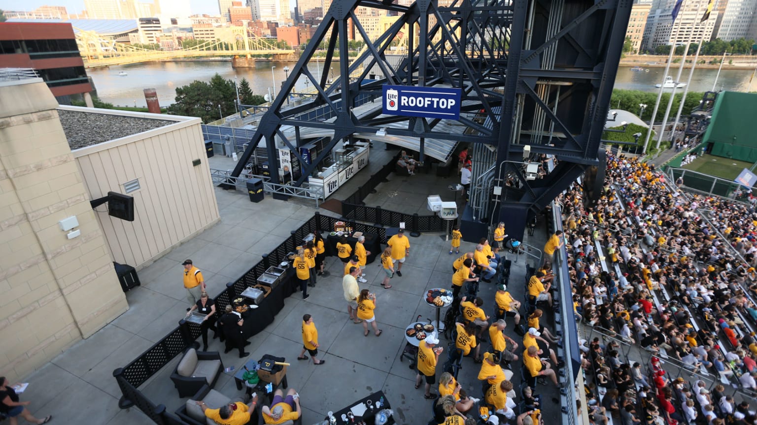 pnc park roof at night｜TikTok Search