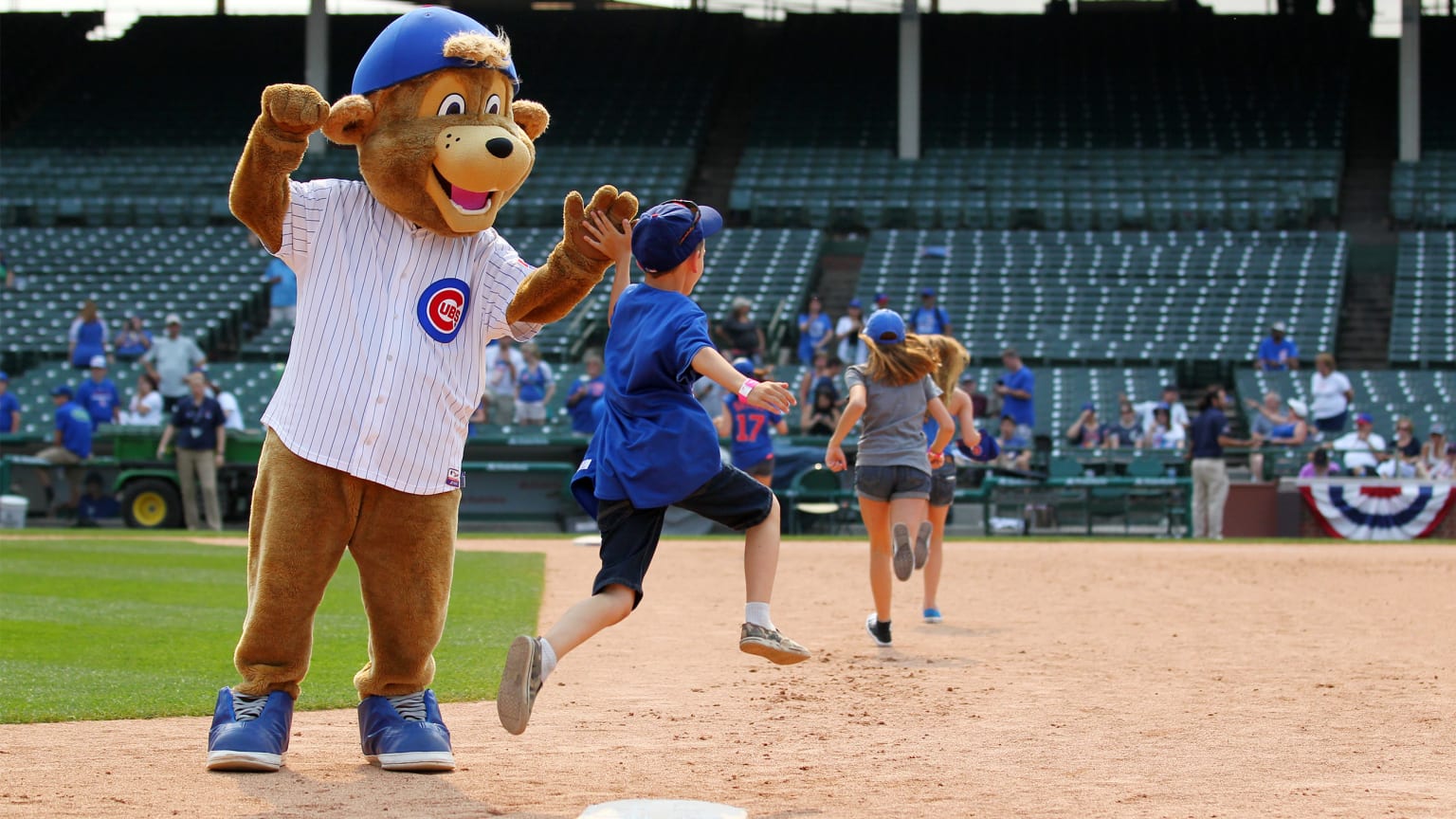 old cubs mascot