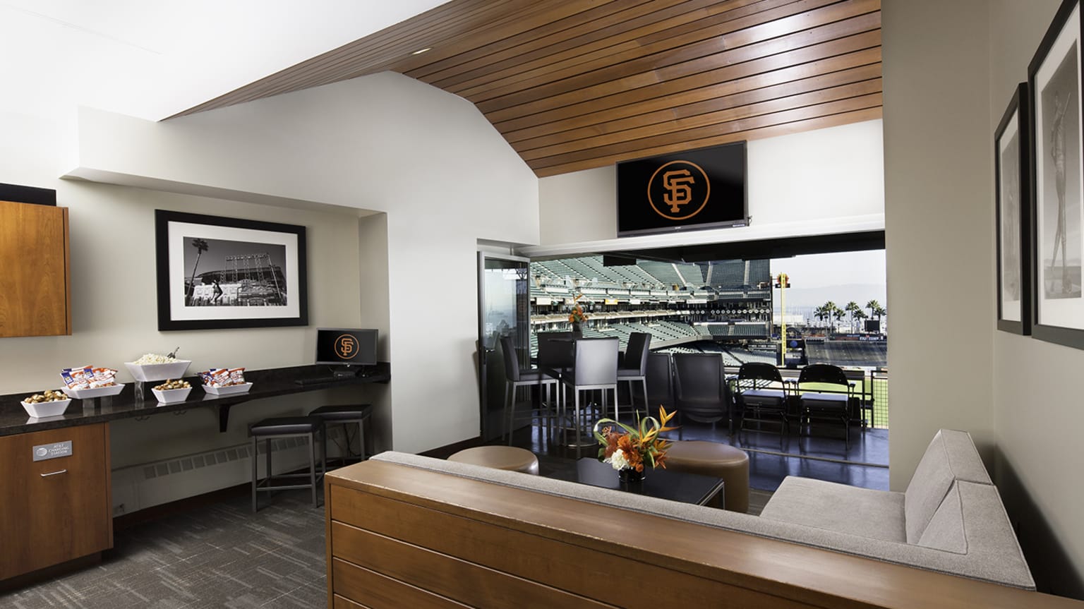 A peek inside clubhouse life for the San Francisco Giants – East