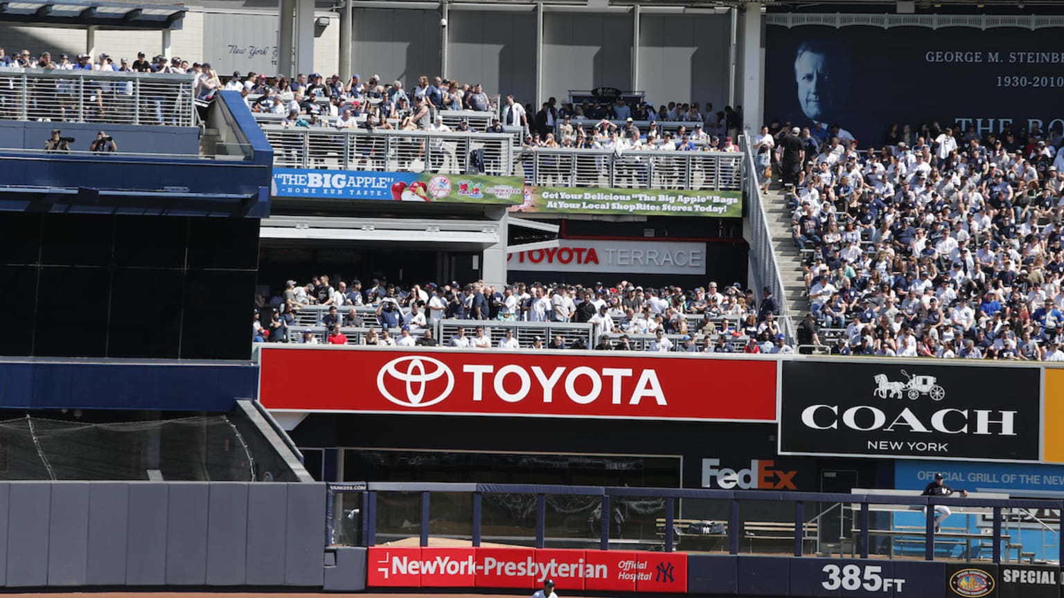 Yankee Stadium Dining Guide New York Yankees