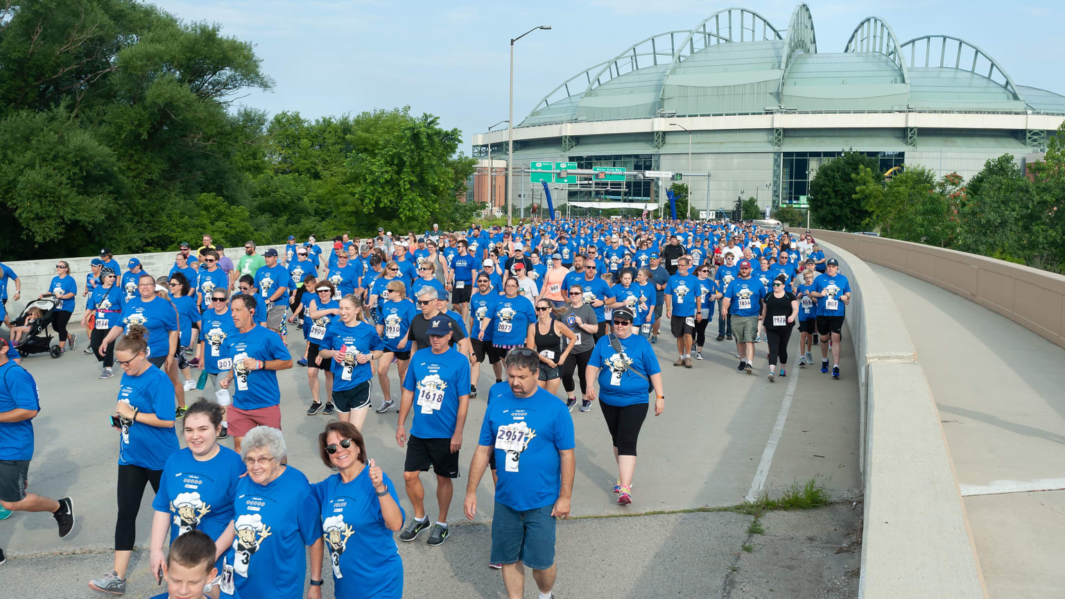 brewers sausage race 5k - Clip Art Library