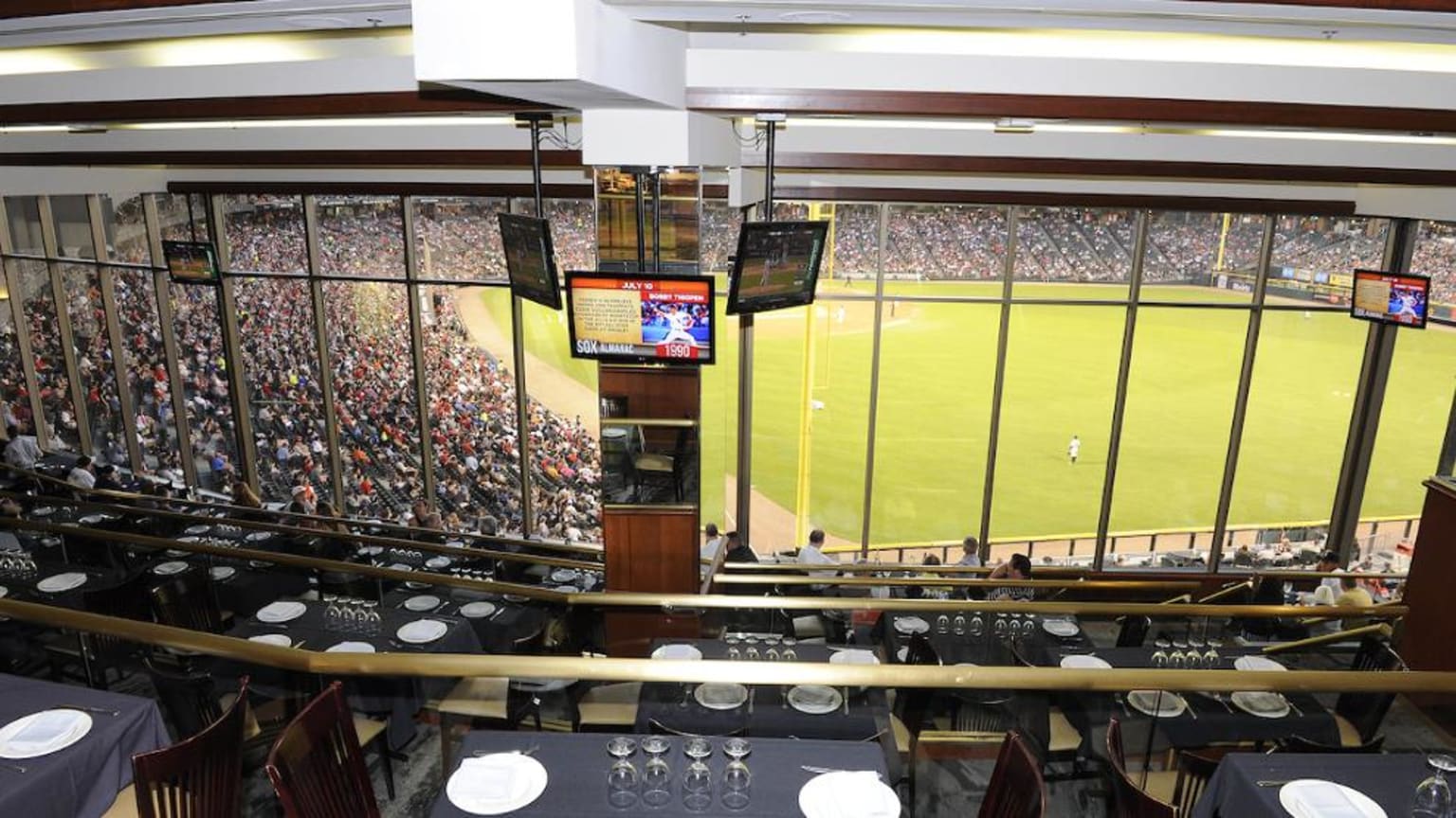 Chicago White Sox sell naming rights to Stadium Club seats