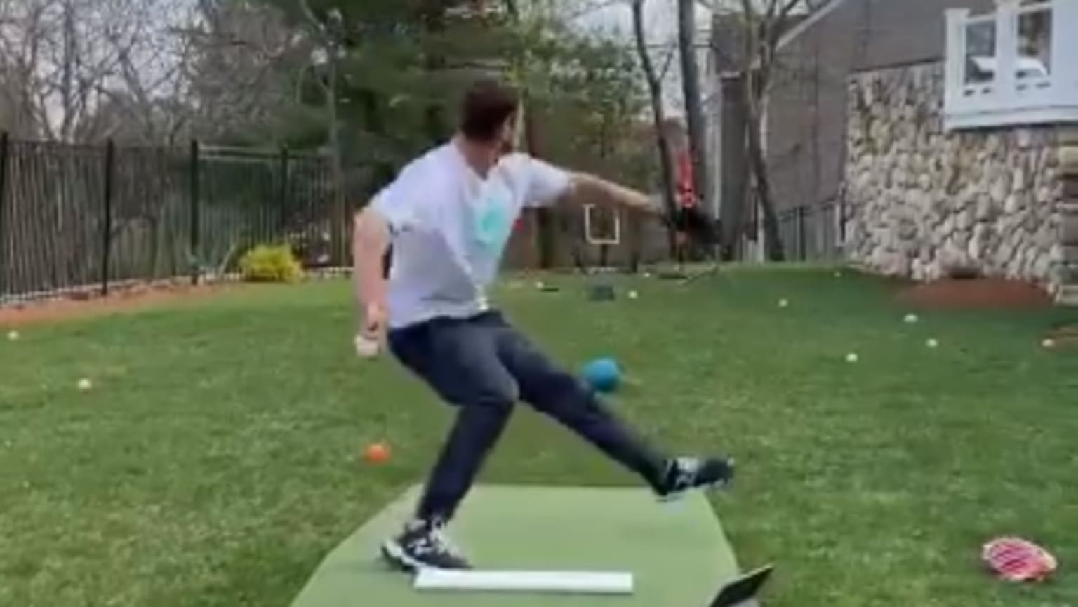 MLB players staying in shape at home