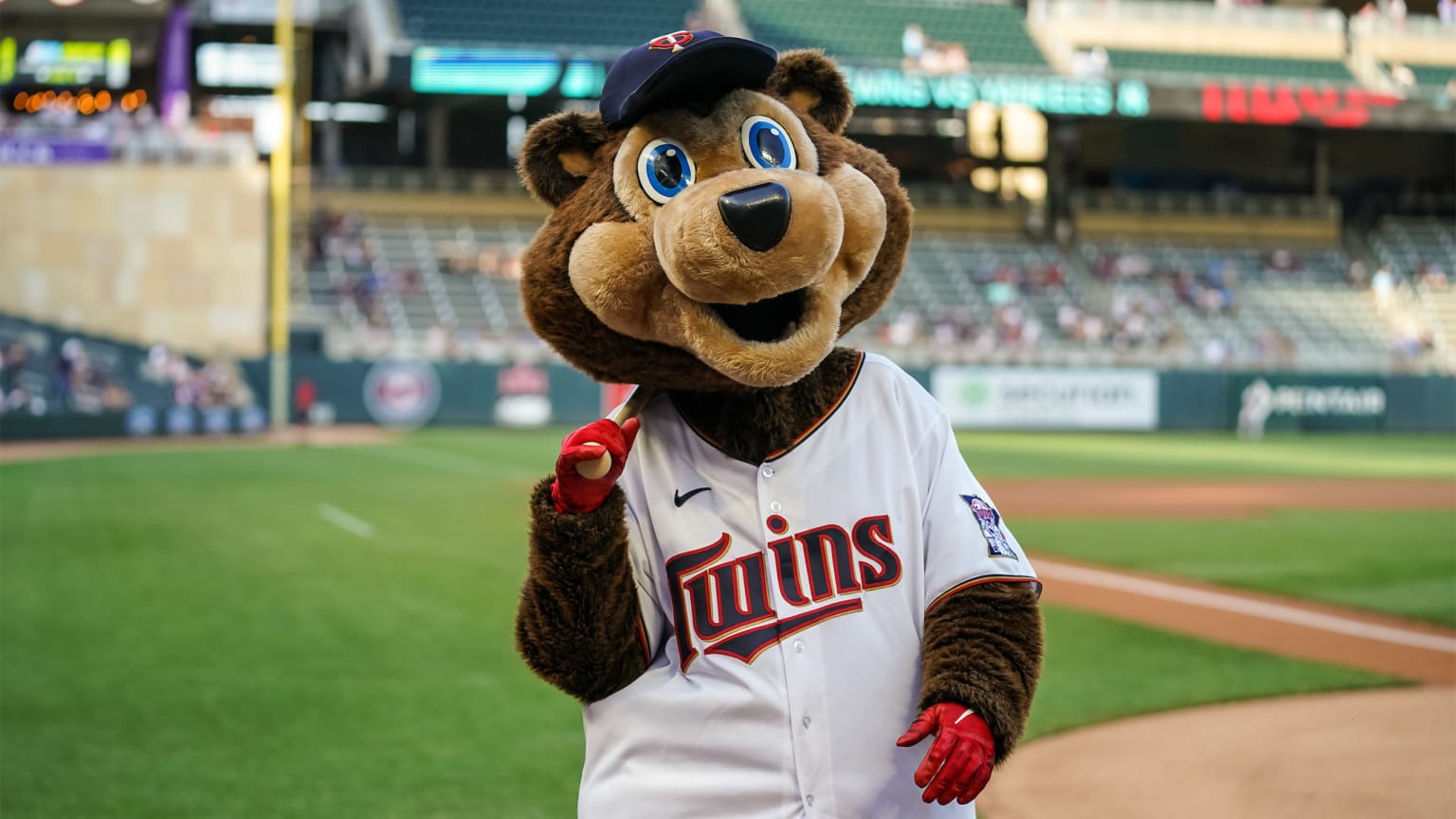 The Majestic Clubhouse Shopping Spree gives season ticket holders one  minute to run around the store and gather up to $1,000 worth of merchandise!, By Minnesota Twins Season Ticket Holders