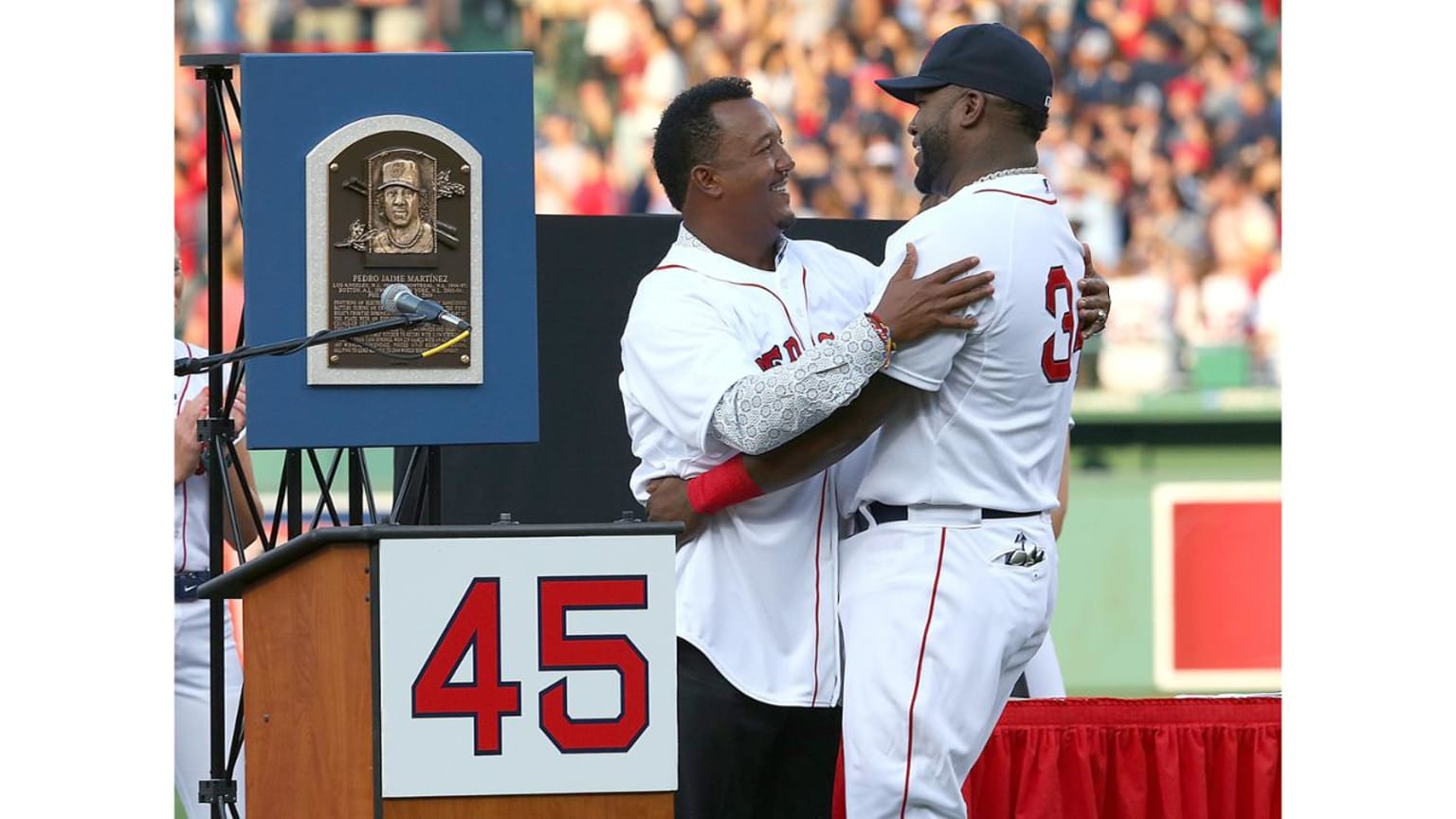 Red Sox retire Pedro Martinez's No. 45 in ceremony