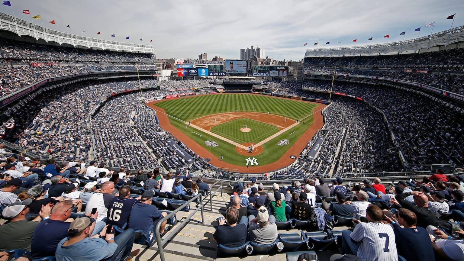 Buy Yankees Premium Suites