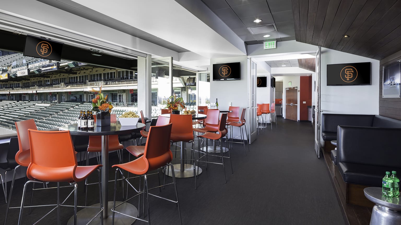 Lounge Review: San Francisco Giants Clubhouse – SFO –