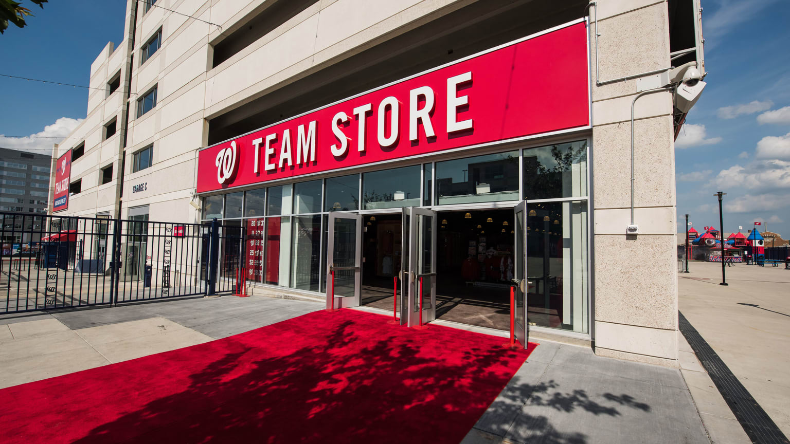 Clubhouse and team store - Washington Nationals Park - 201…