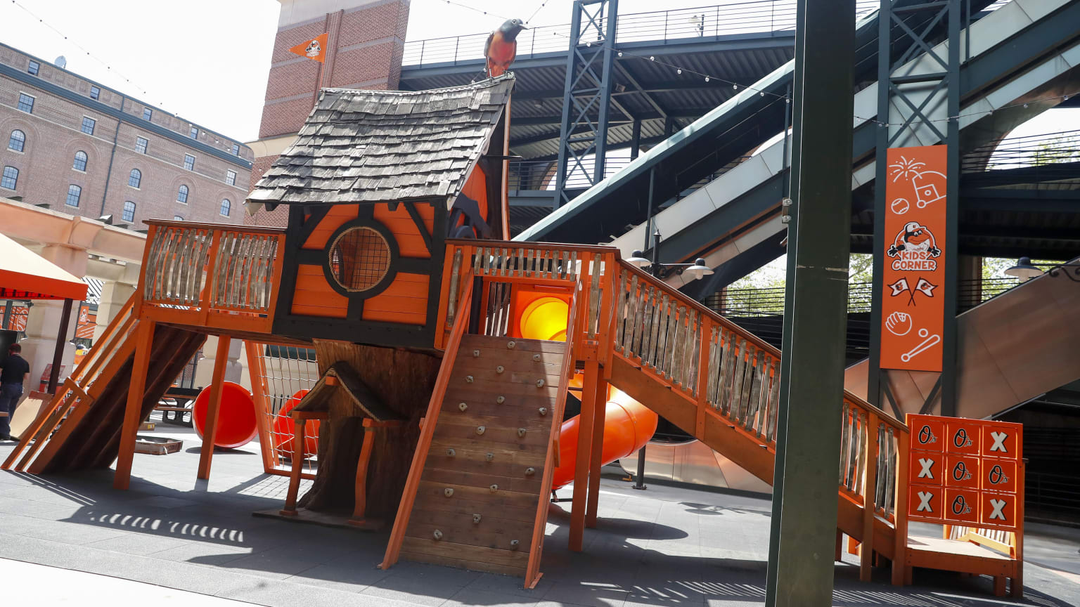 The Bird's Eutaw Street Dash - Digital Kids Corner 