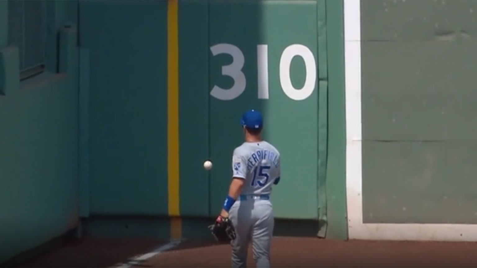 Royals lose suspended game vs. Red Sox